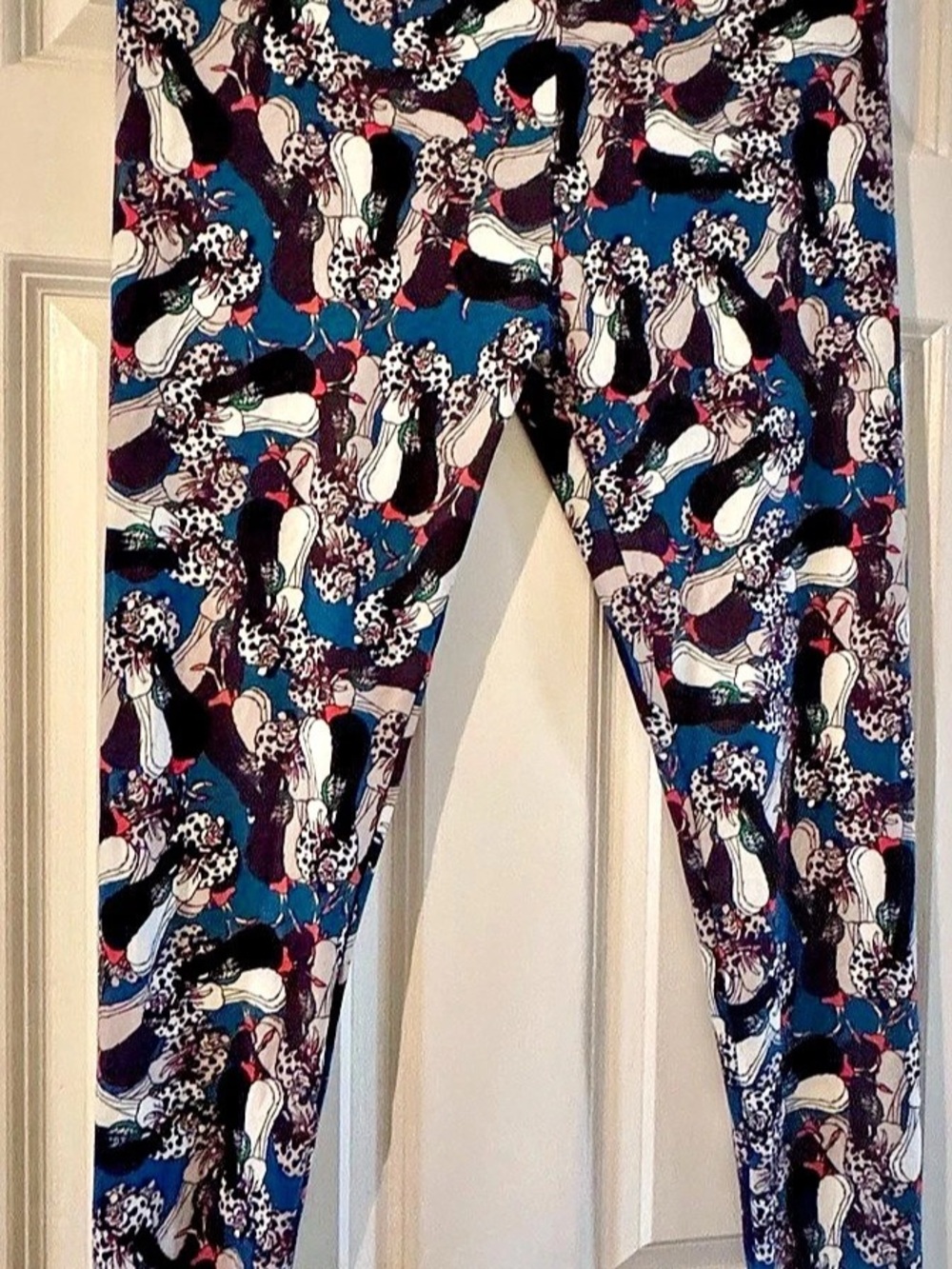 LuLaRoe Disney Villains Cruella De Vil Leggings - Tall & Curvy (TC)